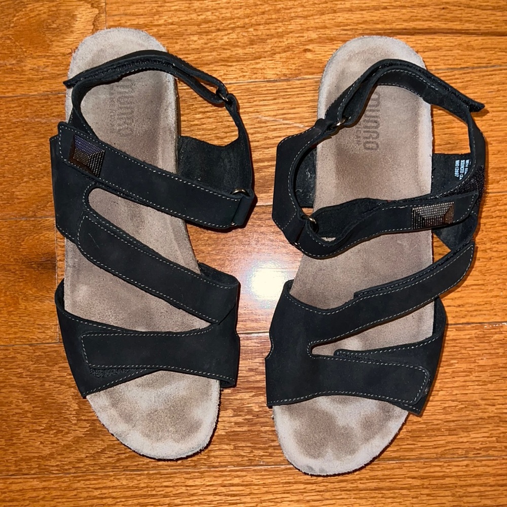 Munro walking sandals